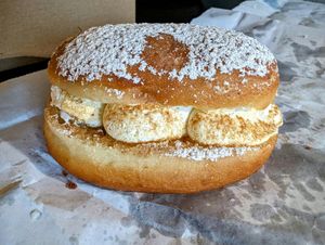  at Doe Donuts in Portland