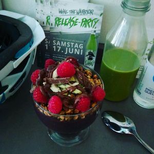Acai-bowl & Matcha Shake  at Attila Hildmann Organic Snackbar I in Berlin