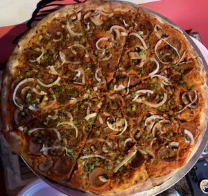 the supreme pie!  at Pizza Head in St Louis