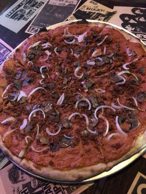 Cashew Cheese (vegan) with mushrooms, onion, & “sausage” so good! at Pizza Head in St Louis