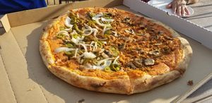 The bombest pizza at Pizza Head in St Louis