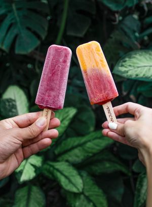 RASBERRY-LIME and STRAWBERRY & MANGO ice pop
 at Anjuna Ice Pops - Lovohaz in Budapest