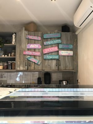 Many amazing options at Anjuna Ice Pops - Lovohaz in Budapest