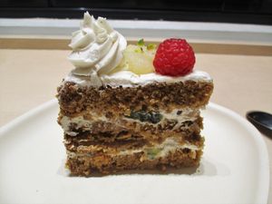 "Bombay" layer cake (fruit, chopped pistachios and spices) at Laelo in Paris