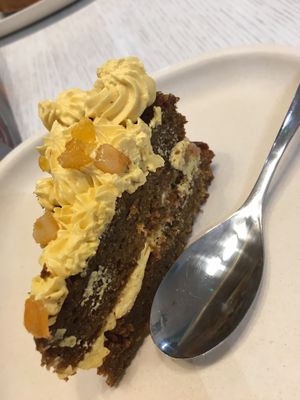 Carrot cake at Laelo in Paris