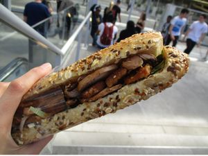 Sandwich with chicken, mushrooms and sweet and sour sauce at Laelo in Paris