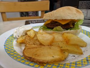 Vegan burger at La Raposa del Poble Sec in Barcelona