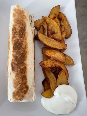Fajita con arroz  at La Raposa del Poble Sec in Barcelona