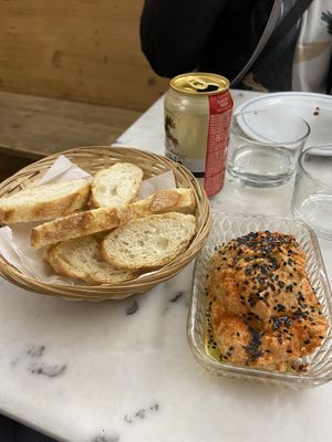 Hummus 🥖  at La Raposa del Poble Sec in Barcelona