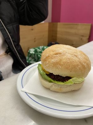 Burger 🍔  at La Raposa del Poble Sec in Barcelona