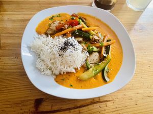 Arroz basmati con Heura y verduras en salsa Maafe  at La Raposa del Poble Sec in Barcelona