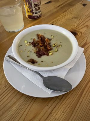 Crema de alcachofa  at La Raposa del Poble Sec in Barcelona