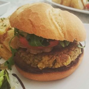 Lentil burguer at La Raposa del Poble Sec in Barcelona