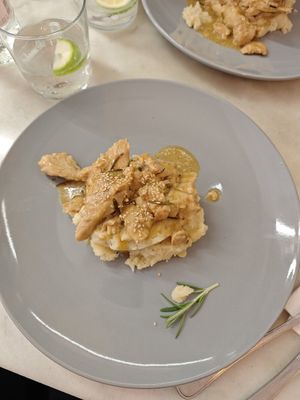 Weekly menu potato puree and Heura at La Raposa del Poble Sec in Barcelona