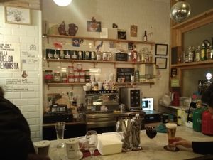 The bar at La Raposa del Poble Sec in Barcelona