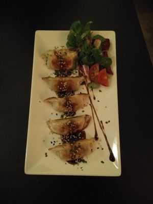 Gyozas at La Raposa del Poble Sec in Barcelona