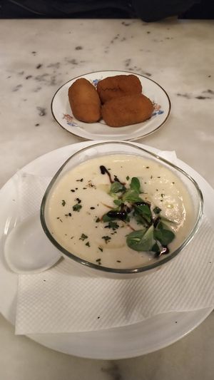 Great confort warm food for a cold night :) at La Raposa del Poble Sec in Barcelona