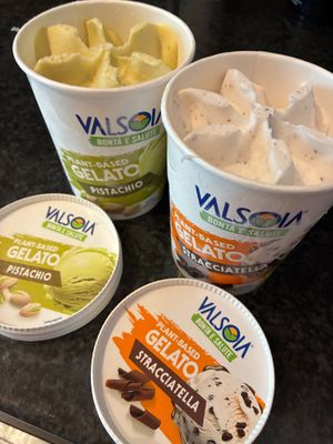 Pistachio and stracciatella gelato at Mon Epicerie Paris in Paris