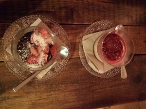 Vegan Mousse au chocolat and vegan cheesecake at Integral in Formentera