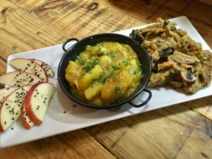 Fricandó de seitan con patatas al curry at Integral in Formentera