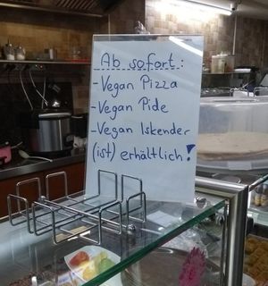 New: vegan Pizza, Pide and Iskender at Sevil in Augsburg