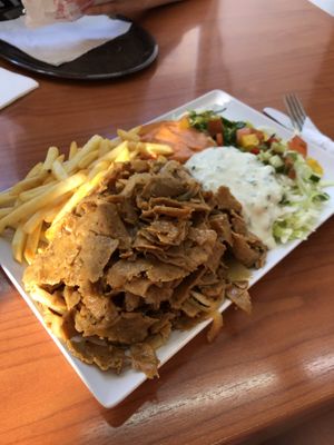 Veganer Dönerteller at Sevil in Augsburg