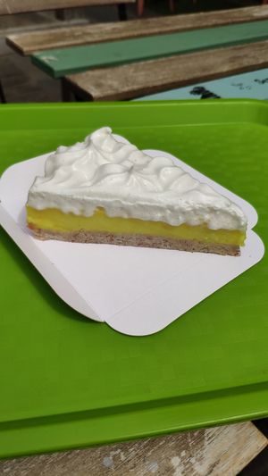 Tarte au Citron Meringuée at Le Triple V in Caen