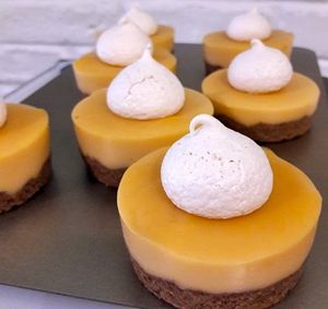 Tartelettes lemon at Le Triple V in Caen