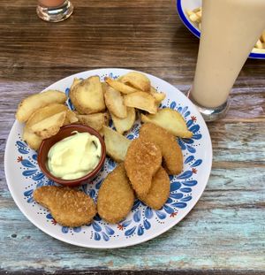 Vegan nuggets, patatas and yummy vegan garlic mayo   at Petite Sophie in Mahon