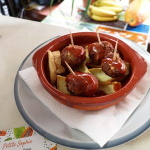 Curiosisimo at Petite Sophie in Mahon