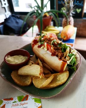 Lo repetiria at Petite Sophie in Mahon