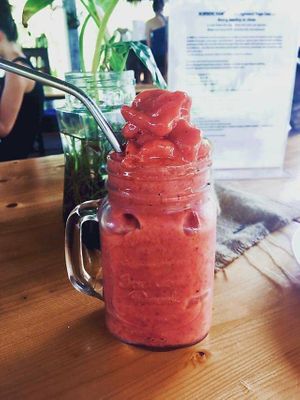 Melon smoothie at Wonderland Healing Center Vegan Buffet in Koh Phangan