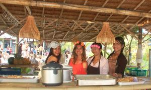 The wonderful staff at Wonderland Cafe & Juice Bar  at Wonderland Healing Center Vegan Buffet in Koh Phangan