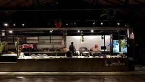 Buffet at Wonderland Healing Center Vegan Buffet in Koh Phangan