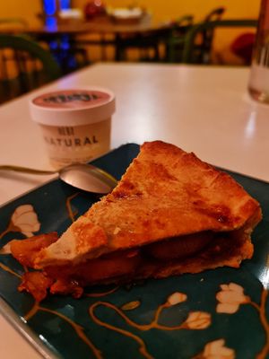 Apple & cinnamon pie with Hebe ice-cream at Barefood Bangkok in Bangkok