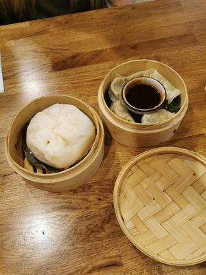 Starters, bao and dumplings at Chay Long in Berlin