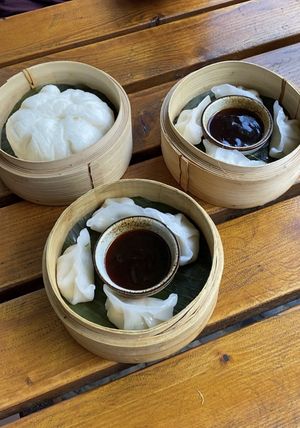 Vorspeisen: 2x Nr 9, 1x Nr 1  at Chay Long in Berlin