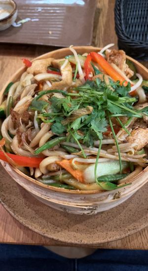 26. Mỳ Udon Xào
Gebratene Udon-Nudeln mit Gemüse, Tofu und Koriander  at Chay Long in Berlin