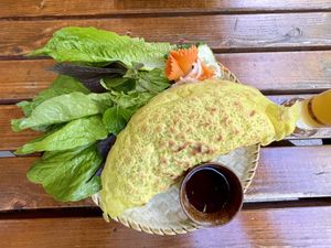 Crispy pancake with tofu and vegetables  at Chay Long in Berlin