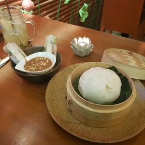 Bao bun and summer rolls at Chay Long in Berlin