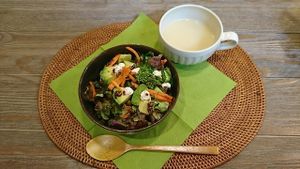 Vegedon(¥1000). As you see, greens exuberate over brown rice in a 丼(domburi, often pronounced curtailed as don), bowl in Japanese. at Oso-zai Cafe Vegebon in Tokyo