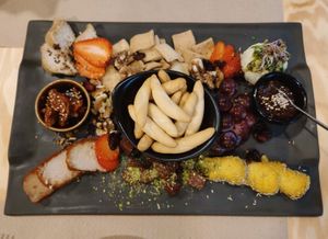 Tabla de quesos at Mapa Verde in San Sebastian