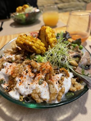 Buddha Bowl de arroz integral at Mapa Verde in San Sebastian
