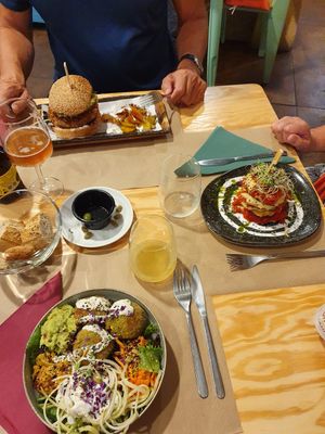 Falafel bowl, pancakes, burger at Mapa Verde in San Sebastian
