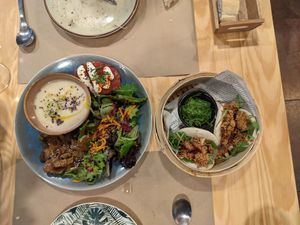 Daily menu dish and baos at Mapa Verde in San Sebastian