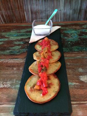 vegan broccoli fritters with soy alioli at Mapa Verde in San Sebastian