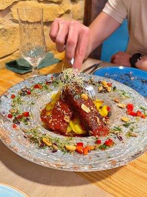 ASADO DE JACKFRUIT con patatas al homo y salsa barbacoa  at Mapa Verde in San Sebastian