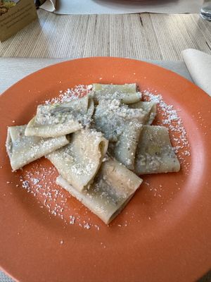 Pesto pasta   at VgOloso in Venice