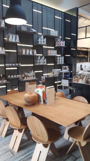 Inside at VgOloso in Venice