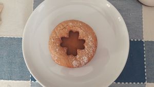 Apple and mint cookie at VgOloso in Venice